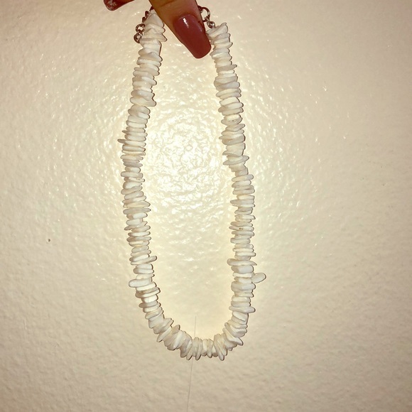 Jewelry - puka shell choker necklace